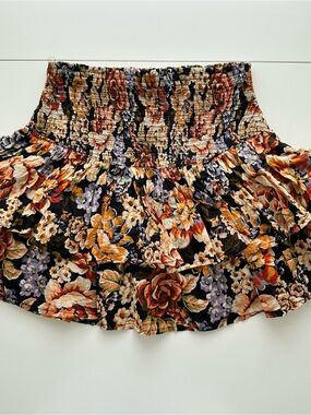 Floral ruffle tiered mini skirt- L